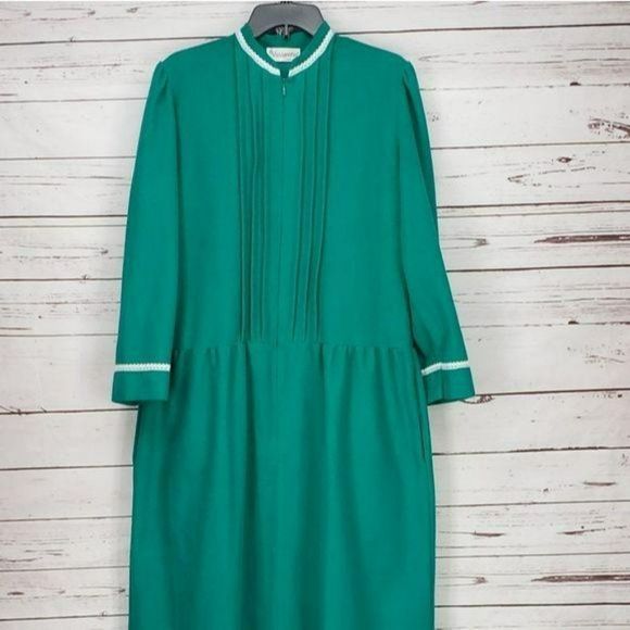 Vassarette Vintage Women's Green Velour Long Sleeve House‎ Coat Robe Size Medium - Picture 12 of 12